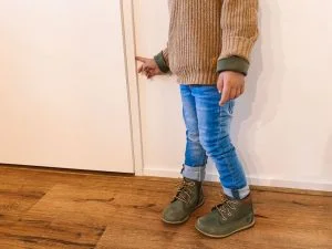 Floris' outfits_mamablogger_kinderkleding_spijkerbroekjes_