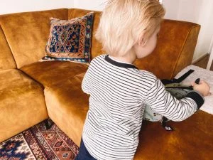 Floris' outfits_mamablogger_kinderkleding_spijkerbroekjes_