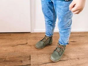 Floris' outfits_mamablogger_kinderkleding_spijkerbroekjes_