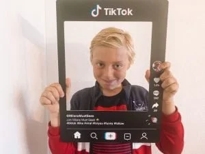social_media_frame_mamablogger_