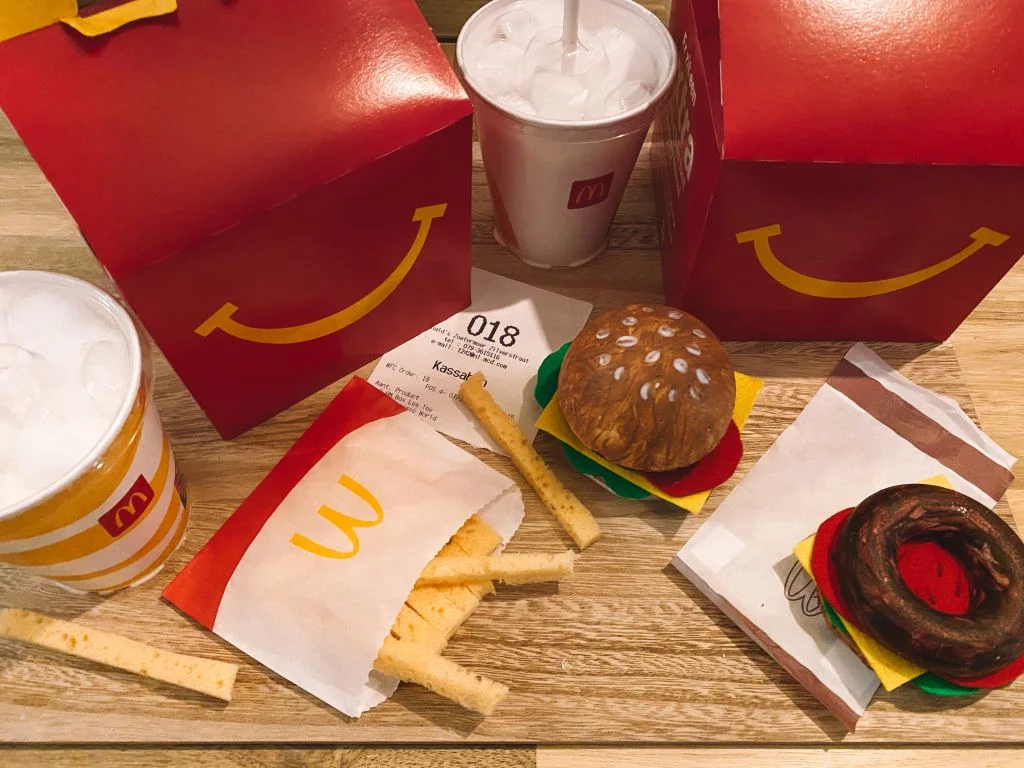 McDonald's_Sinterklaas_surprise_2021_mamablogger_