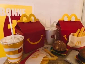 McDonald's_Sinterklaas_surprise_2021_mamablogger_