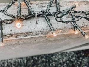 buitenverlichting_Mamablogger_Christmas Countdown_kerstverlichting buiten ophangen_Kerst_2021_