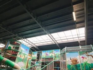 Mamablogger_Indoor Speeltuinen Test_Monkey Town warmond_review_indoor speeltuin_overdekt_verslag_