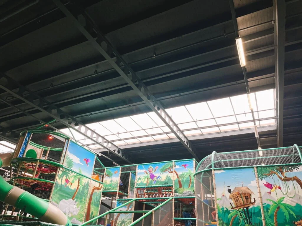 Mamablogger_Indoor Speeltuinen Test_Monkey Town warmond_review_indoor speeltuin_overdekt_verslag_