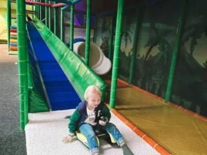 Mamablogger_Indoor Speeltuinen Test_Monkey Town Bleiswijk_review_indoor speeltuin_overdekt_verslag_