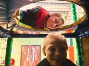 Mamablogger_Indoor Speeltuinen Test_Monkey Town Bleiswijk_review_indoor speeltuin_overdekt_verslag_