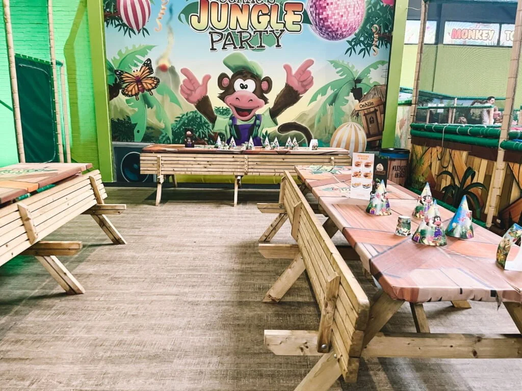 Mamablogger_Indoor Speeltuinen Test_Monkey Town warmond_review_indoor speeltuin_overdekt_verslag_