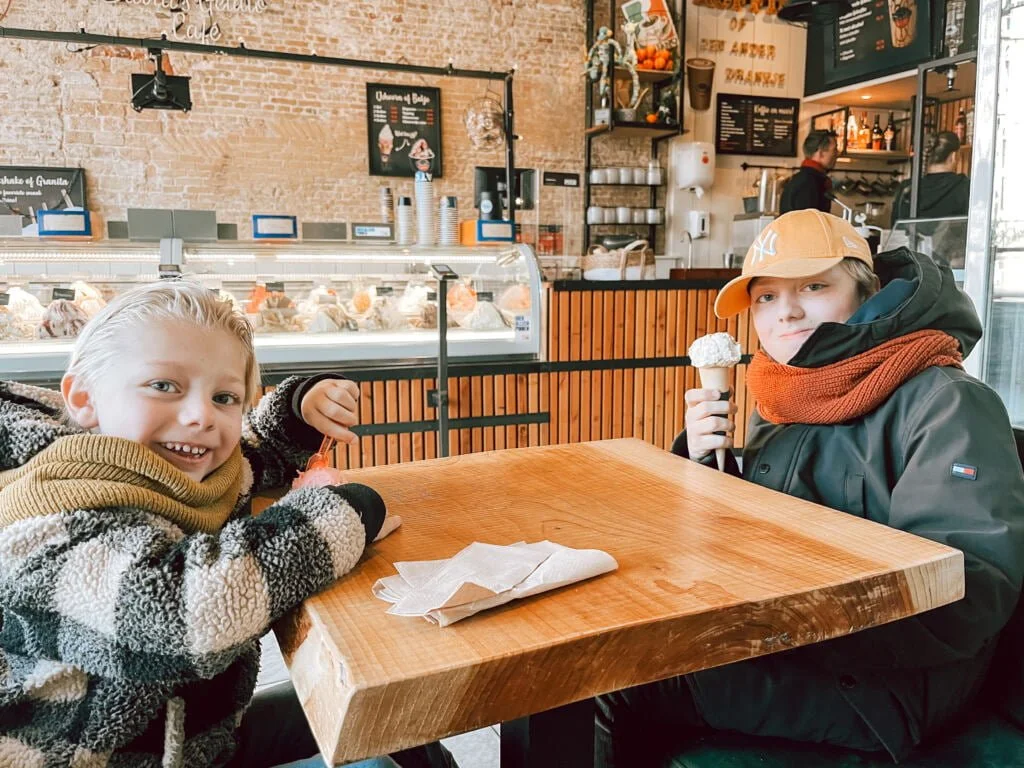diary_persoonlijk_mamablogger_treinen_jongens_uit eten_