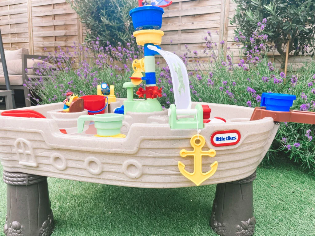 Anchors Away_piratenschip_Little Tikes_Mamablogger_zomertip_watertafel_