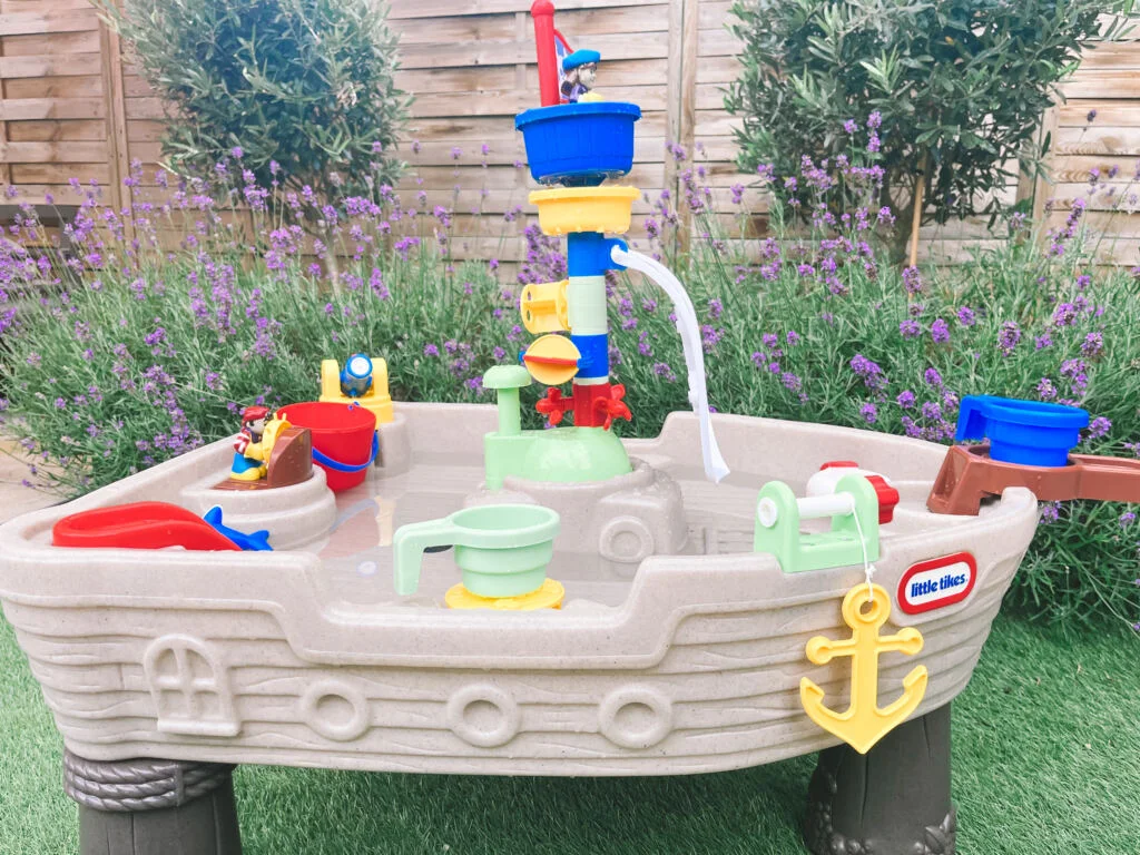 Anchors Away_piratenschip_Little Tikes_Mamablogger_zomertip_watertafel_