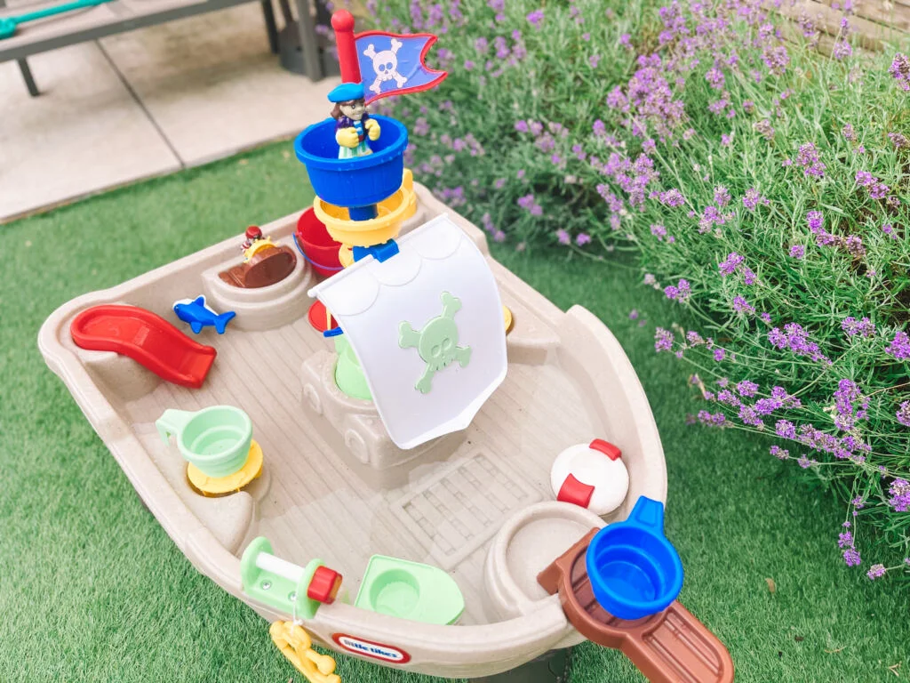 Anchors Away_piratenschip_Little Tikes_Mamablogger_zomertip_watertafel_